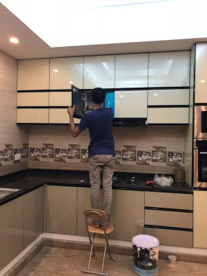 Aluminium kitchen cabinet installation in Muscat and Sohar Oman 8 - تركيب خزانة مطبخ ألمن… – aluminium kitchen cabinet fabrication – Al Noo…