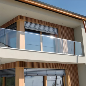 Glass balcony railing installation in Muscat and Sohar Oman 2 - تركيب درابزين شرفة زجاجي… – glass railing and balustrade installation – Al…