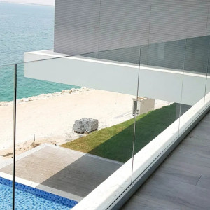 Glass balcony railing installation in Muscat and Sohar Oman 6 - تركيب درابزين شرفة زجاجي… – glass railing and balustrade installation – Al…
