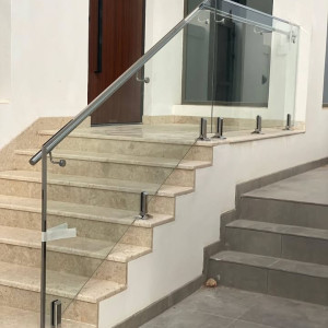 Glass staircase railing installation in Muscat and Sohar Oman 18 - تركيب درابزين درج زجاج… – glass railing and balustrade installation – Al…